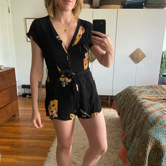 Floral Print Open Back Romper - Picture 1 of 5
